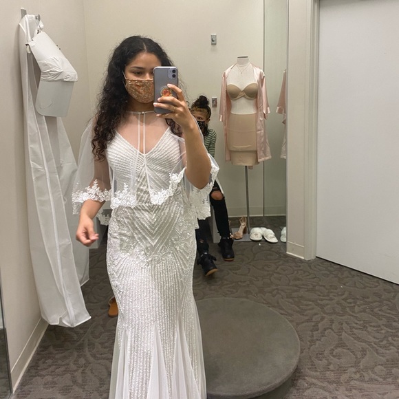 David’s Bridal Tulle Capelet with Lace- Soft White - Picture 10 of 10